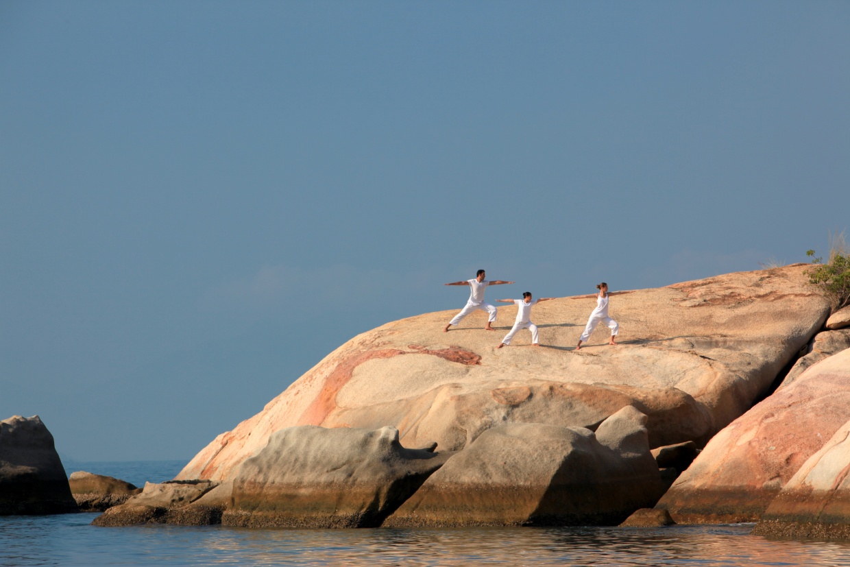 Yoga_On_The_Rocks
